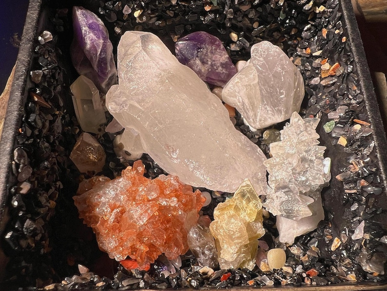 Raw Crystal Display Box, Medium