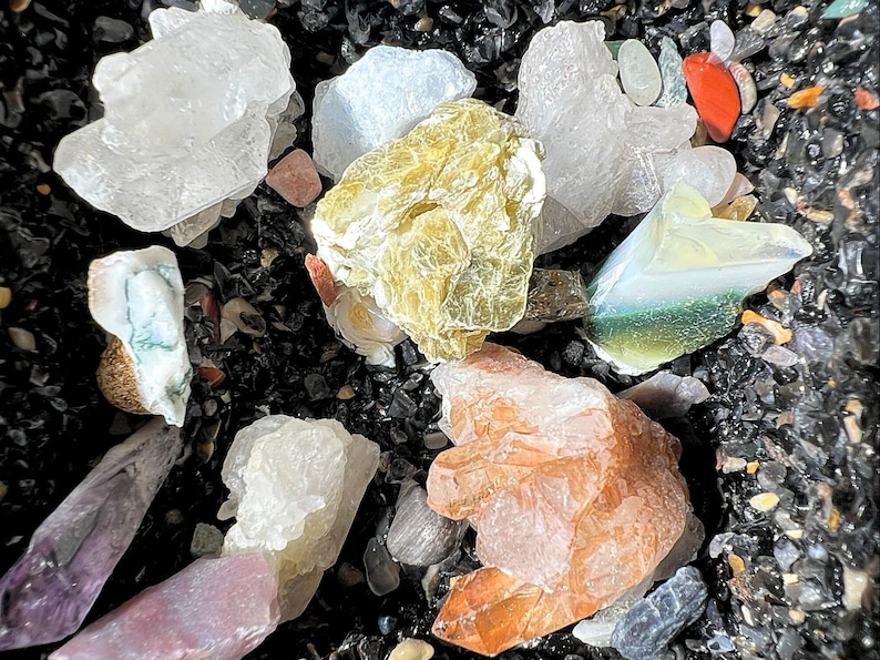 Raw Crystal Box, Hematoid and Opal
