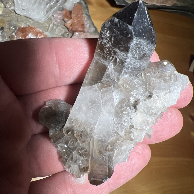 Smoky quartz specimen from the Lithorium catalogue